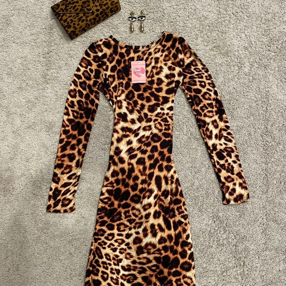 Heart & Hips Dresses & Skirts - NWT Size Small Leopard Print Bodycon Dress